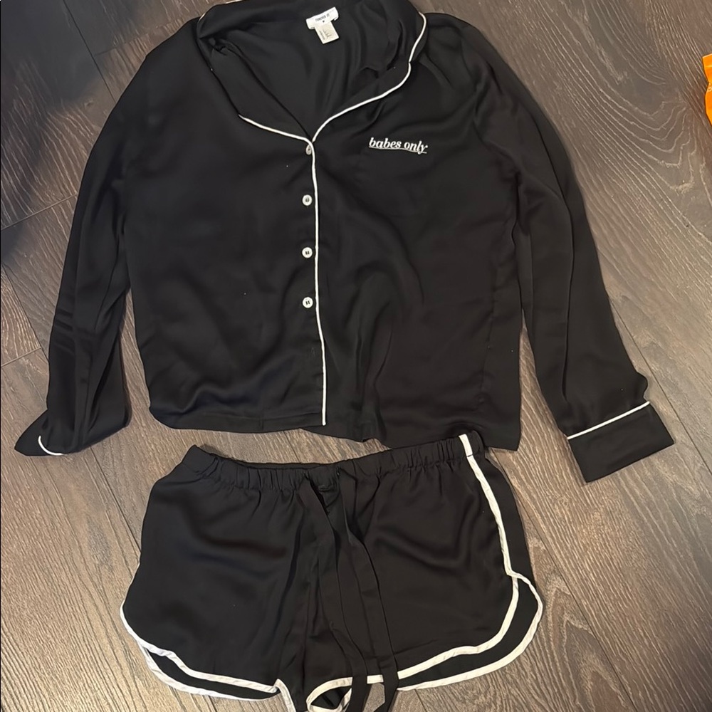 Forever 21 Babes Only Black & White Pajama Short Set Size Small